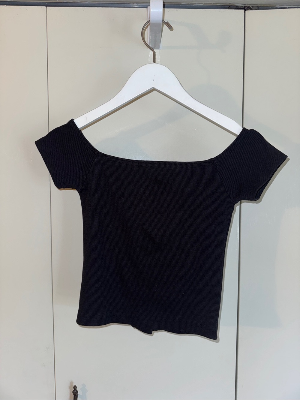 Off-Shoulder Black Ribbed Button-Front Top - Picture 4 of 4
